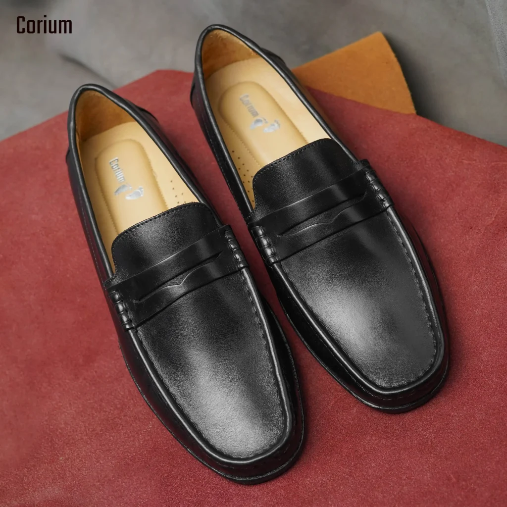 MOCCASINS & LOAFERS